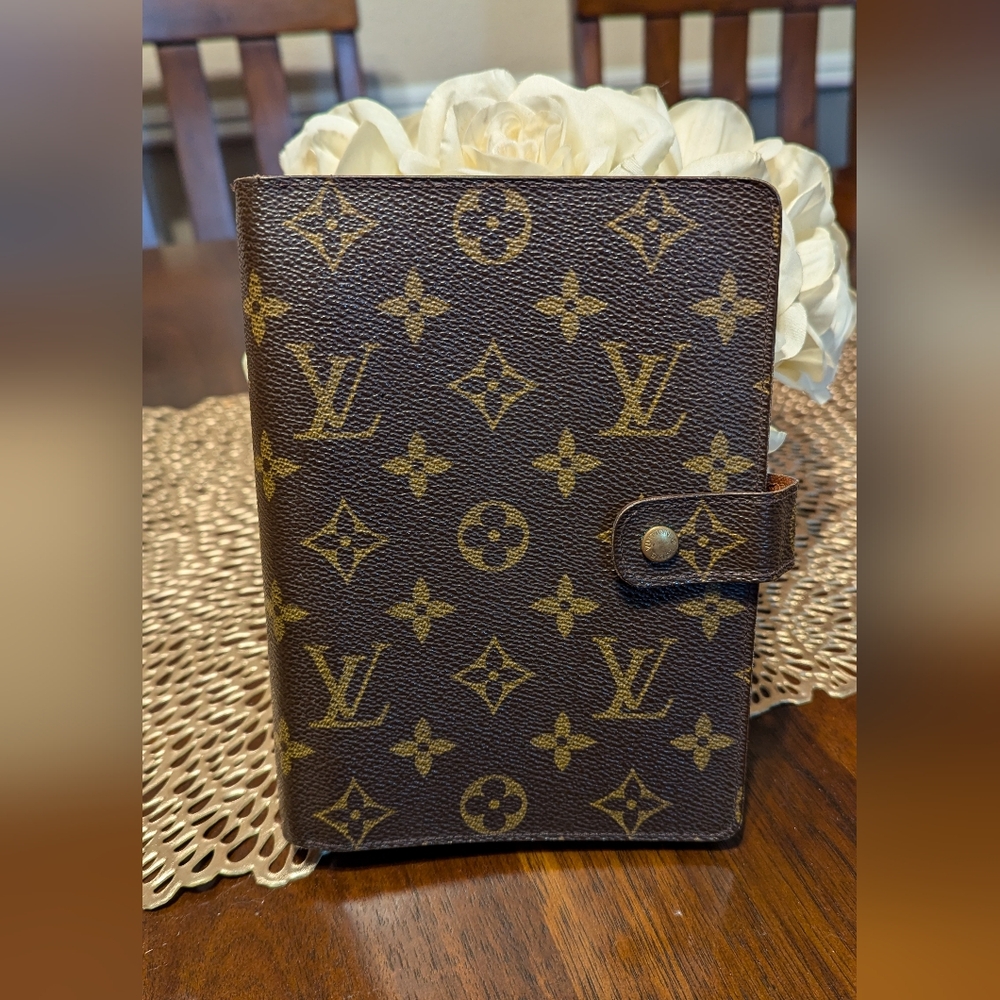 *SOLD*Louis Vuitton Agenda MM